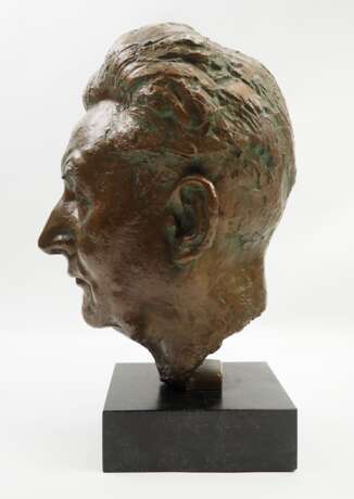 Nuss, Fritz (1907 Göppingen - 1999 Strümpfelbach): Bronze Kopf eines Mannes. - Foto 2