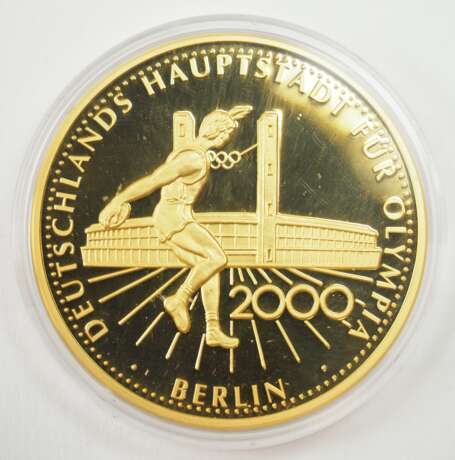 BRD: GOLD Medaille Deutschlands Landeshauptstadt für Olympia - Berlin 2000. - Foto 1