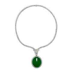 AN IMPORTANT JADEITE AND DIAMOND NECKLACE