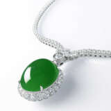 AN IMPORTANT JADEITE AND DIAMOND NECKLACE - photo 2
