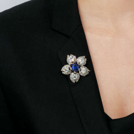 CARTIER SAPPHIRE AND DIAMOND BROOCH - photo 3