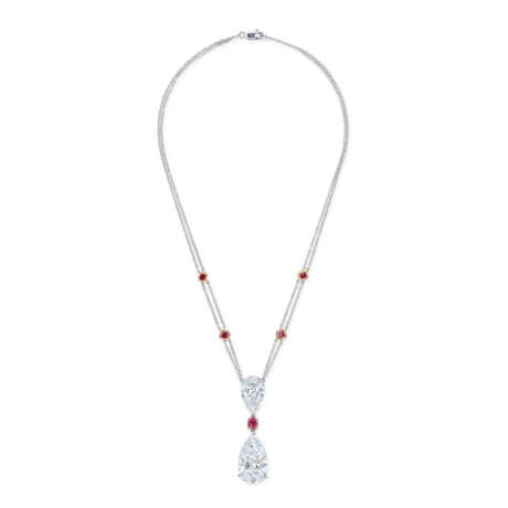 A SPECTACULAR DIAMOND AND COLOURED DIAMOND PENDENT NECKLACE - фото 1