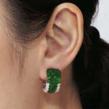 JADEITE AND DIAMOND EARRINGS AND PENDENT NECKLACE - Foto 3