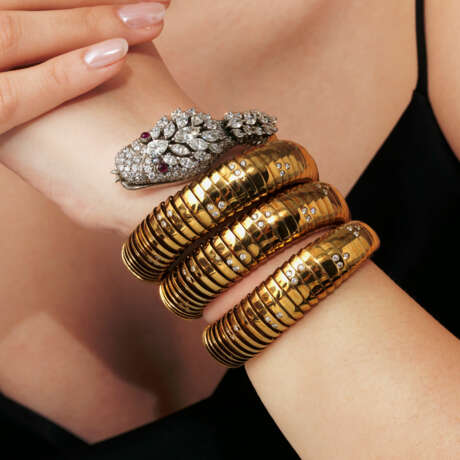 AN EXQUISITE DIAMOND, RUBY AND GOLD `SERPENTI` BRACELET-WATCH, BY BULGARI - photo 2