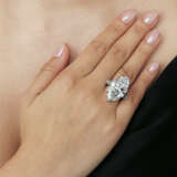 AN EXCEPTIONAL DIAMOND RING, MOUNT BY HARRY WINSTON - фото 3