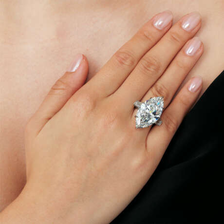 AN EXCEPTIONAL DIAMOND RING, MOUNT BY HARRY WINSTON - Foto 3