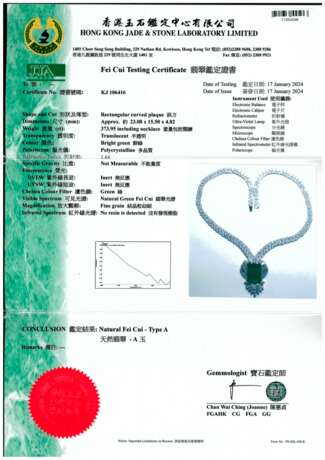 SUITE OF JADEITE AND DIAMOND JEWELLERY - photo 4