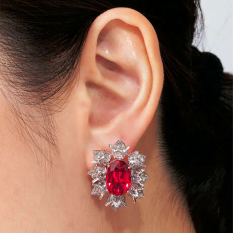 SPINEL AND DIAMOND EARRINGS - photo 3