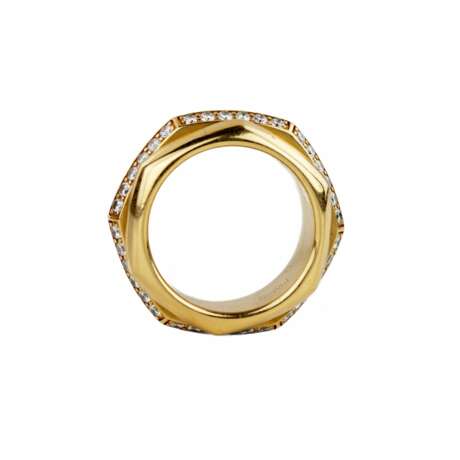 18K gold nut-shaped ring set with diamonds. Piaget Possession. - Foto 5