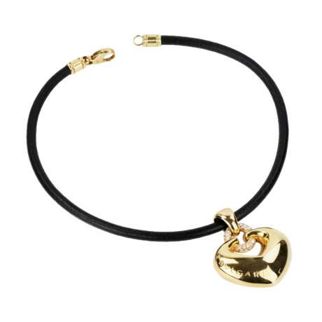 Bulgari gold pendant with diamonds, in the form of a heart on a rubber strap. - photo 1