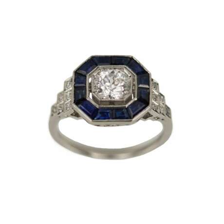Elegant platinum ring with diamonds and sapphires. - photo 2