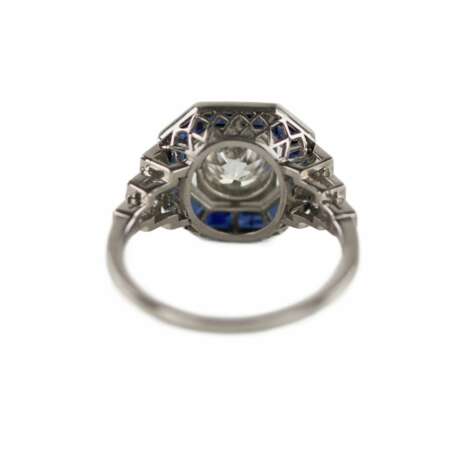 Elegant platinum ring with diamonds and sapphires. - photo 6