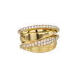 Gold ring with diamonds. - photo 3
