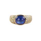 Gold ring with sapphire and diamonds. - photo 3