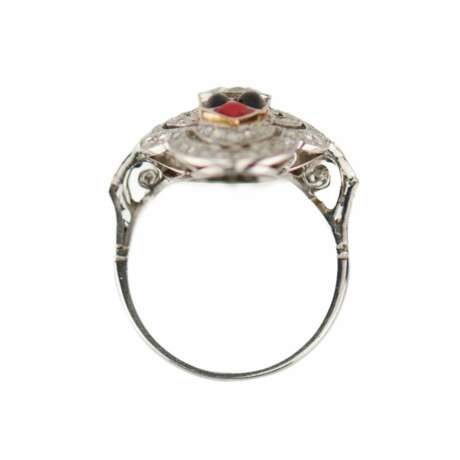 White gold ring with diamonds and enamel in Art Deco style. 20th century. - Foto 3