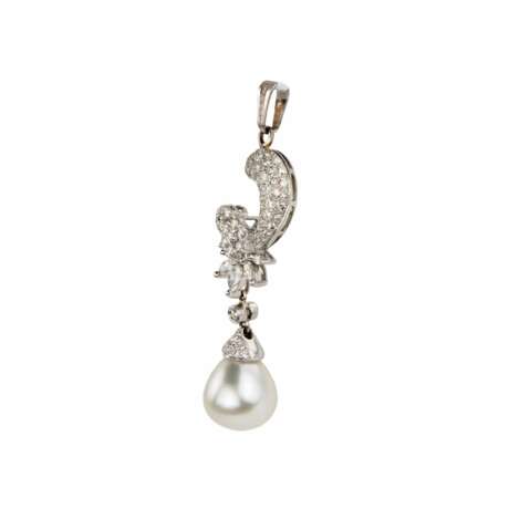 Gold pendant with diamonds and cultured pearls. - Foto 2