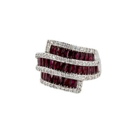 Gold ring with rubies and diamonds. - photo 3