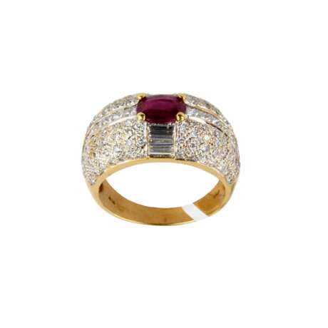 Золотое кольцо с рубином и бриллиантами. - фото 1