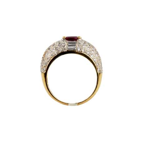 Золотое кольцо с рубином и бриллиантами. - фото 4