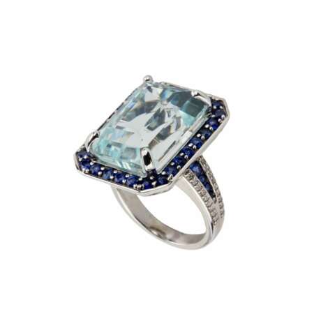 Spectacular ladies set in white gold with aquamarines, sapphires and diamonds. - photo 4