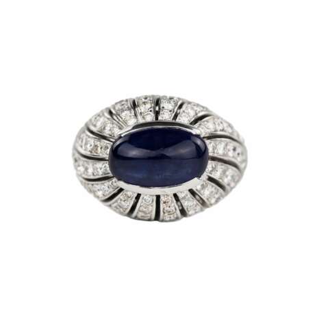 Gold ring with sapphire and diamonds. - photo 3