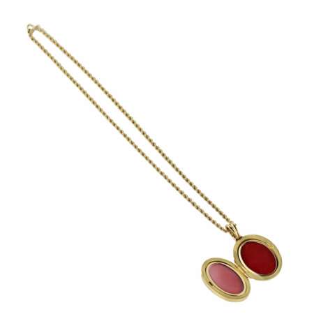 Gold pendant on a chain with a ruby, in the original case. Faberge, France. - photo 6