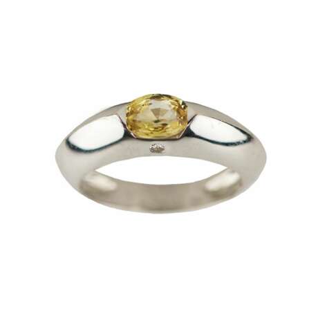 Piaget white gold ring with yellow sapphire and diamond. 1998 - photo 2