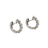 Boucles d`oreilles en or avec diamants. Herbert Mayer. - photo 1