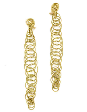 GIANMARIA BUCCELLATI | Yellow gold intertwined "Hawaii" pendant earrings, g 17.29 circa, length cm 10.40 circa. Signed Gianmaria Buccellati, 18K Italy. In original case - Foto 1