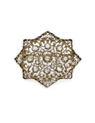 BUCCELLATI (attr.) | Rose cut diamond, yellow gold and silver openwork brooch, g 4.39 circa, length cm 3.5 circa.