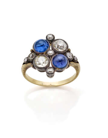 Old mine and rose cut diamond, cabochon sapphire, yellow gold and silver ring, diamonds in all ct. 0.95 circa, sapphires in all ct. 1.50 circa, g 5.40 circa size 16/56. | | Appended short report CISGEM n. 26448 24/11/2023, Milano - фото 1