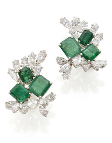 Octagonal emerald and marquise diamond gold and platinum earrings, emeralds in all ct. 7.90 circa, diamonds in all ct. 4.90 circa, g 19.16 circa, length cm 2.9 circa. - Foto 1