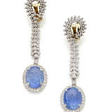 Carved cabochon sapphire and diamond pendant earrings, sapphires in all ct. 27.00 circa, diamonds in all ct. 2.50 circa, g 20.8 circa, length cm 6.6 circa. Marked 539 AR. (slight defects) - photo 2