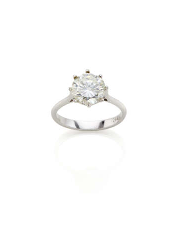 Round ct. 2.17 diamond and white gold ring, g 3.36 circa size 13/53. | | Appended diamond report CISGEM n. 26547IAAB 13/12/2023, Milano - photo 2