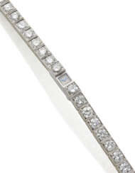 JAEGER LECOULTRE | Diamond and white gold lady's wristwatch, diamonds in all ct. 10.50 circa, g 35.76 circa, length cm 17.0 circa. Cased by Luigi Verga Milano
