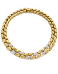 MARIO BUCCELLATI | Diamond and bi-coloured glazed gold leaf shaped graduated necklace, g 137.3 circa, length cm 43.00 circa. Signed and marked M. Buccellati, 15 MI.