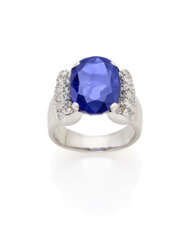 Oval ct. 8.00 circa sapphire and diamond white gold ring, g 13.98 circa size 14/54. | | Appended gemmological report CISGEM n. 27043 15/02/2024, Milano