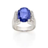 Oval ct. 8.00 circa sapphire and diamond white gold ring, g 13.98 circa size 14/54. | | Appended gemmological report CISGEM n. 27043 15/02/2024, Milano - photo 1