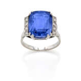 Cushion ct. 10.90 circa sapphire and diamond white gold ring, g 9.46 circa size 16/56. | | Appended gemmological report CISGEM n. 26913 13/02/2024, Milano - Foto 1