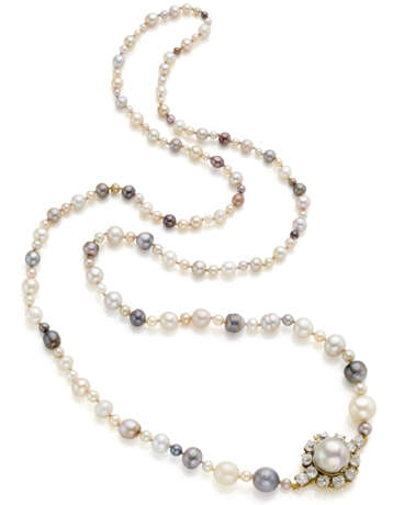 Natural pearl necklace with old mine diamond, mm 14.35 circa pearl and bi-coloured gold clasp, diamonds in all ct. 4.20 circa, g 54.41 circa, length cm 86.5 circa. (slight defects) | | Appended jewel report CISGEM n. 27597 24/04/2024, Milano - photo 2
