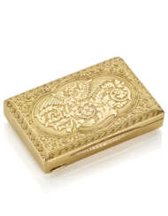 Yellow chiseled gold snuff box, g 96.38 circa, length cm 7.2, width cm 4.9, h cm 1.4 circa.
