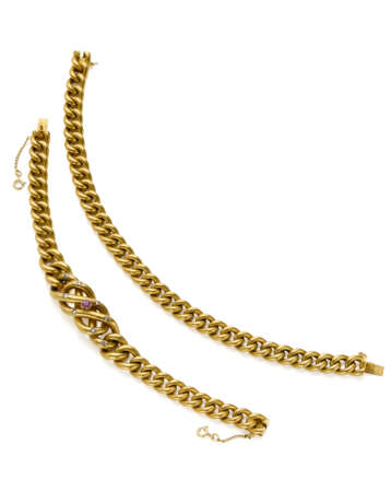 Ruby and rose cut diamond yellow gold groumette link necklace divisible into two cm 22.70 and cm 18.80 circa bracelets, g 41.47 circa, length cm 41.5 circa. (slight defects) - photo 3