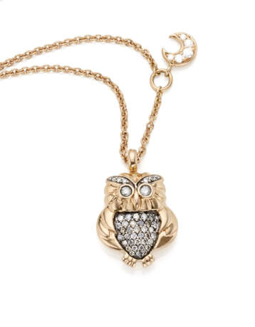 CRIVELLI | Pink gold chain holding a cm 1.80 circa owl shaped pendant accented with diamonds, g 6.85 circa, length cm 41 circa. Marked 3130 AL. - фото 1