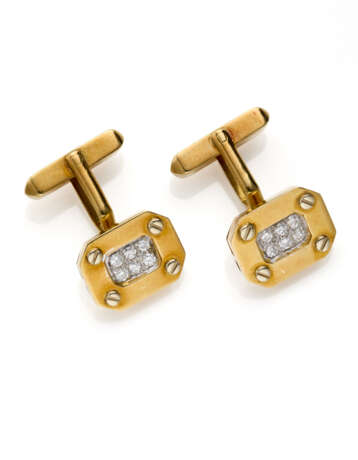 Diamond and bi-coloured gold cufflinks, diamonds in all ct. 0.30 circa, g 16.47 circa, length cm 1.7 circa. - Foto 1