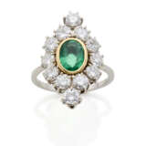 Oval ct. 1.80 circa emerald and diamond bi-coloured gold ring, diamonds in all ct. 4.10 circa, g 8.07 circa size 25/65. - Foto 1