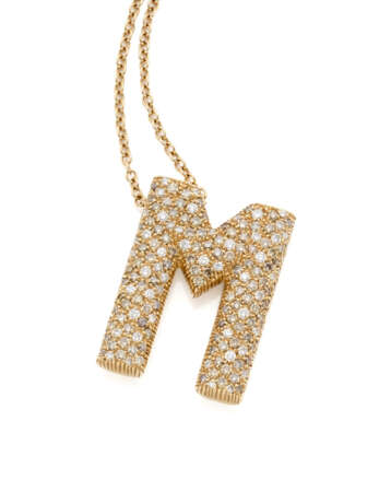 Pink gold chain holding a diamond "M" shaped pendant, diamonds in all ct. 2.28 circa, g 15.62 circa, length cm 55 circa. Marked 1652 AL, overall carat weight and inventory number. - photo 1