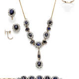 Oval sapphire, colourless stone, yellow 9K gold, silver and metal jewellery set comprising cm 50.50 circa necklace with centerpiece, cm 18.00 circa bracelet, cm 1.60 circa earrings and size 13/53 ring, sapphires in all ct. 12.60 circa, in all g 23.69 - Foto 1