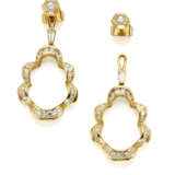 Round and tapered diamond yellow gold earrings with removable pendants, diamonds in all ct. 1.30 circa, g 9.21 circa, length cm 3.6 circa. Marked 1017 AL. - photo 1