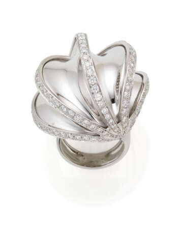 Diamond and white gold ring, diamonds in all ct. 3.80 circa, g 41.80 circa size 12/52. - фото 3