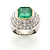 Octagonal ct. 5.60 circa emerald and diamond white gold ring, diamonds in all ct. 2.50 circa, g 17.92 circa size 16/56. - фото 2